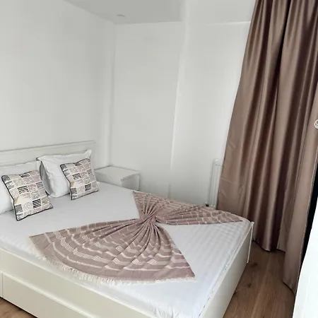 Isabela Apartment *